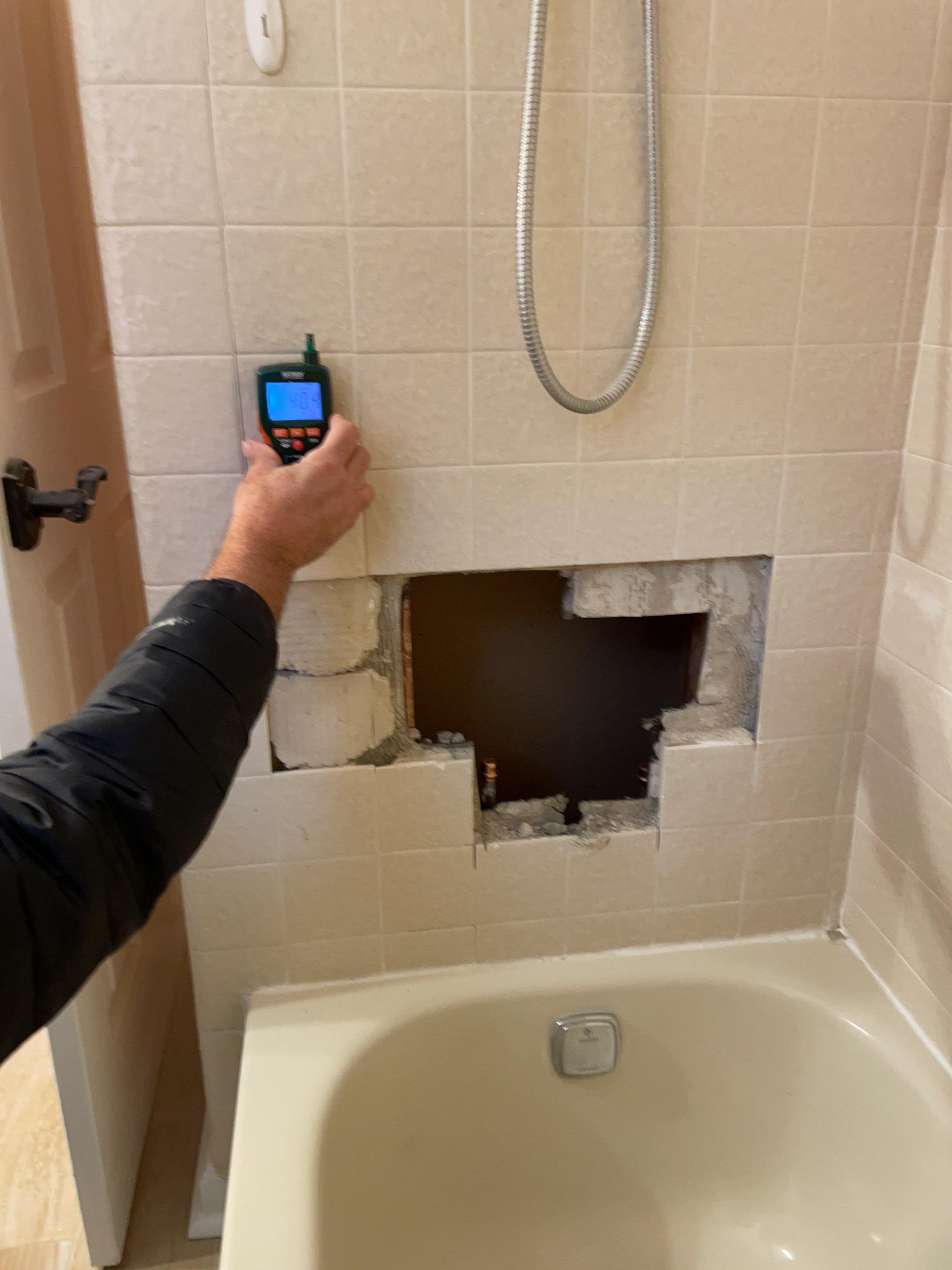 moisture reading in bathroom