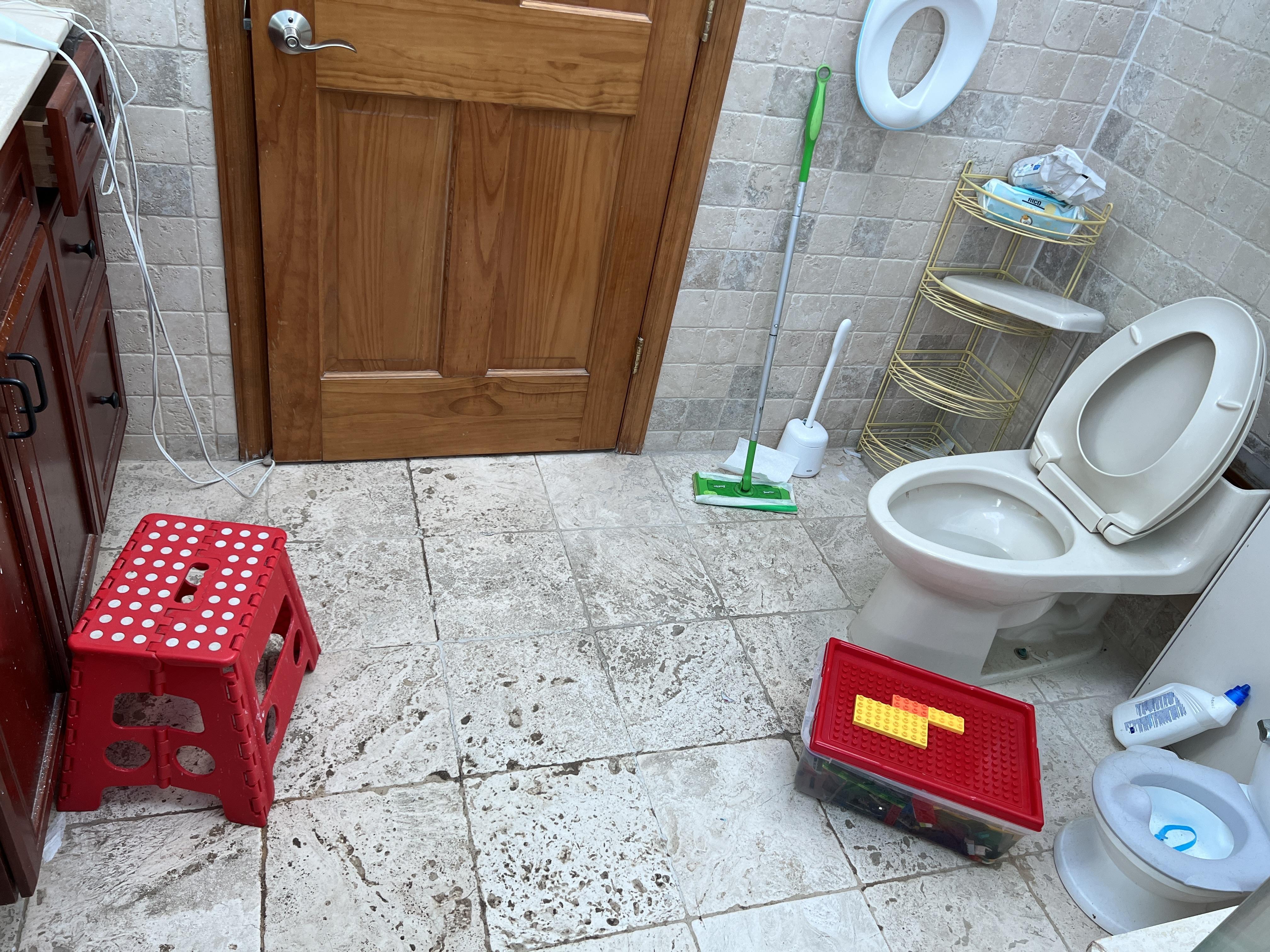 2nd floor toilet which overflowed