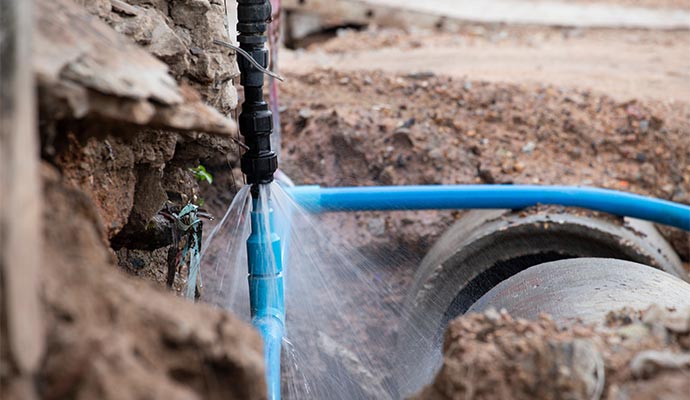 Water Pipe Break On The Spraying Water And The Pipe